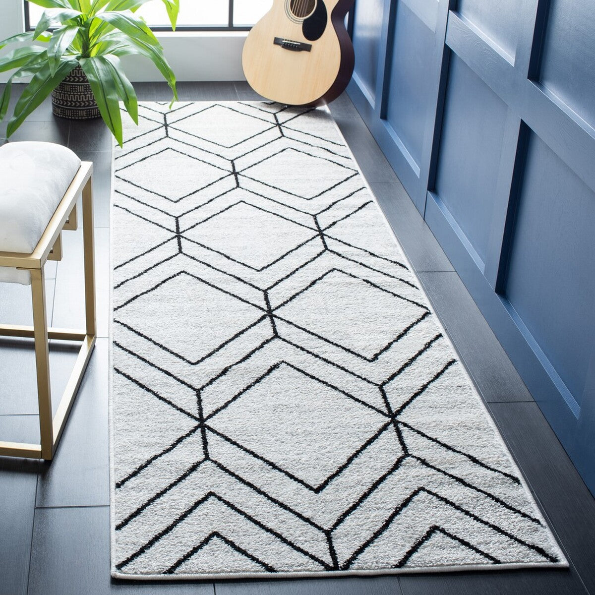 Stylish Adirondack Area Rug: Durable Blend of Polypropylene, Jute & Polyester