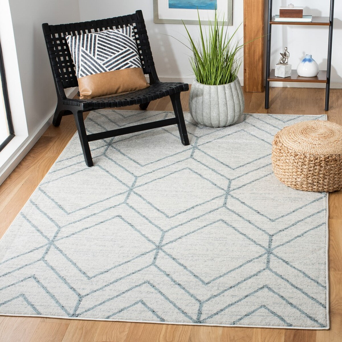 Stylish Adirondack Area Rug: Durable Blend of Polypropylene, Jute & Polyester