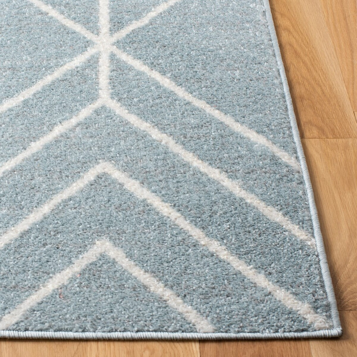 Stylish Adirondack Area Rug: Durable Blend of Polypropylene, Jute & Polyester