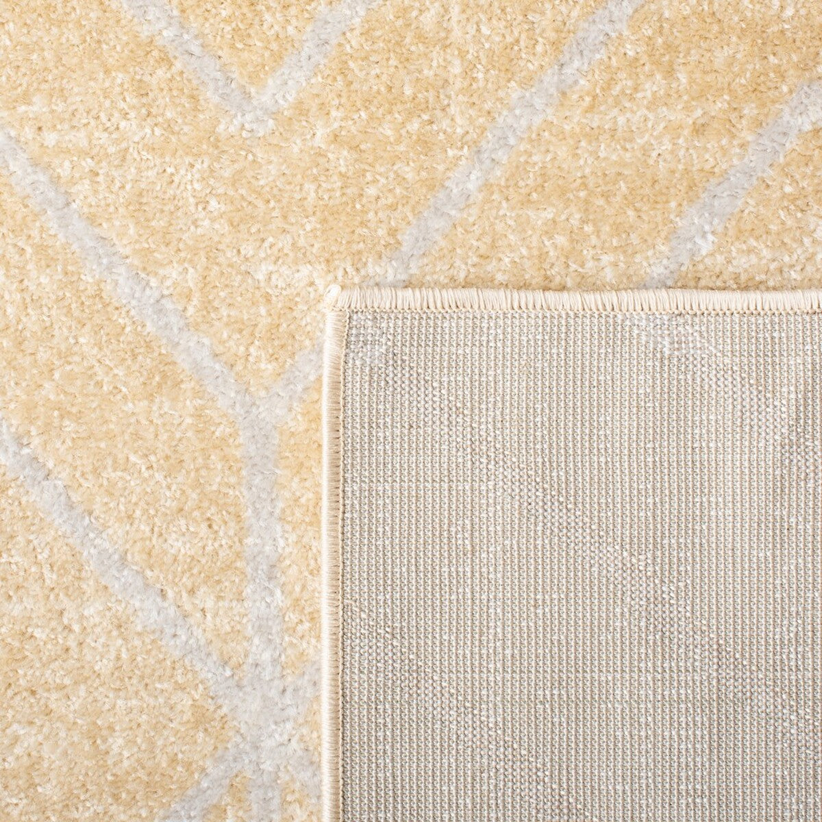 Stylish Adirondack Area Rug: Durable Blend of Polypropylene, Jute & Polyester