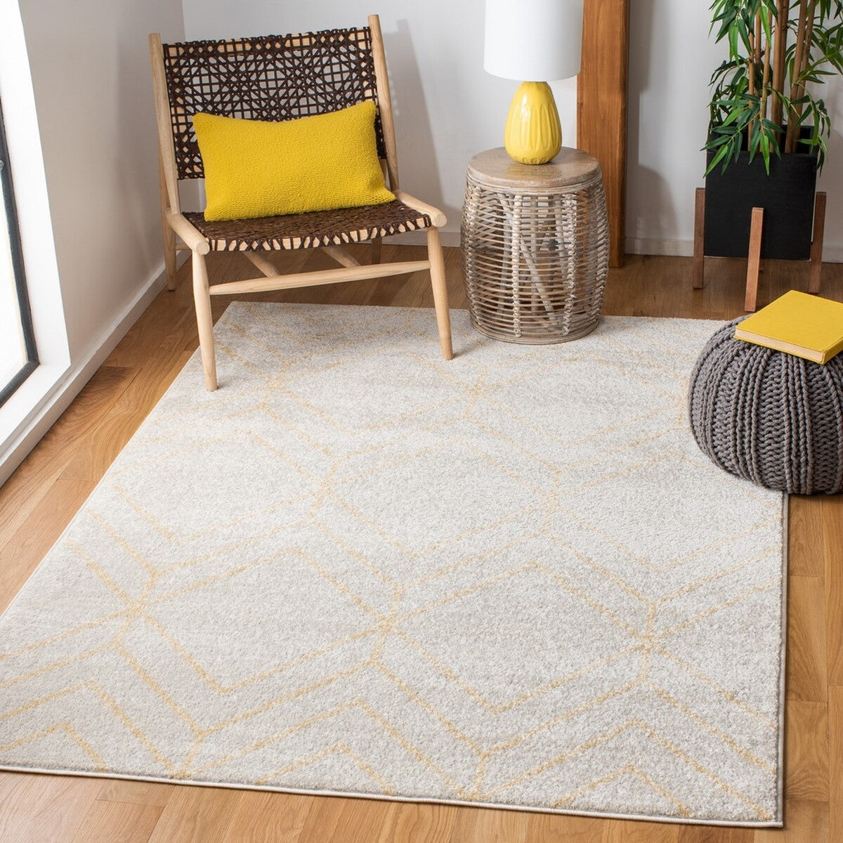 Stylish Adirondack Area Rug: Durable Blend of Polypropylene, Jute & Polyester