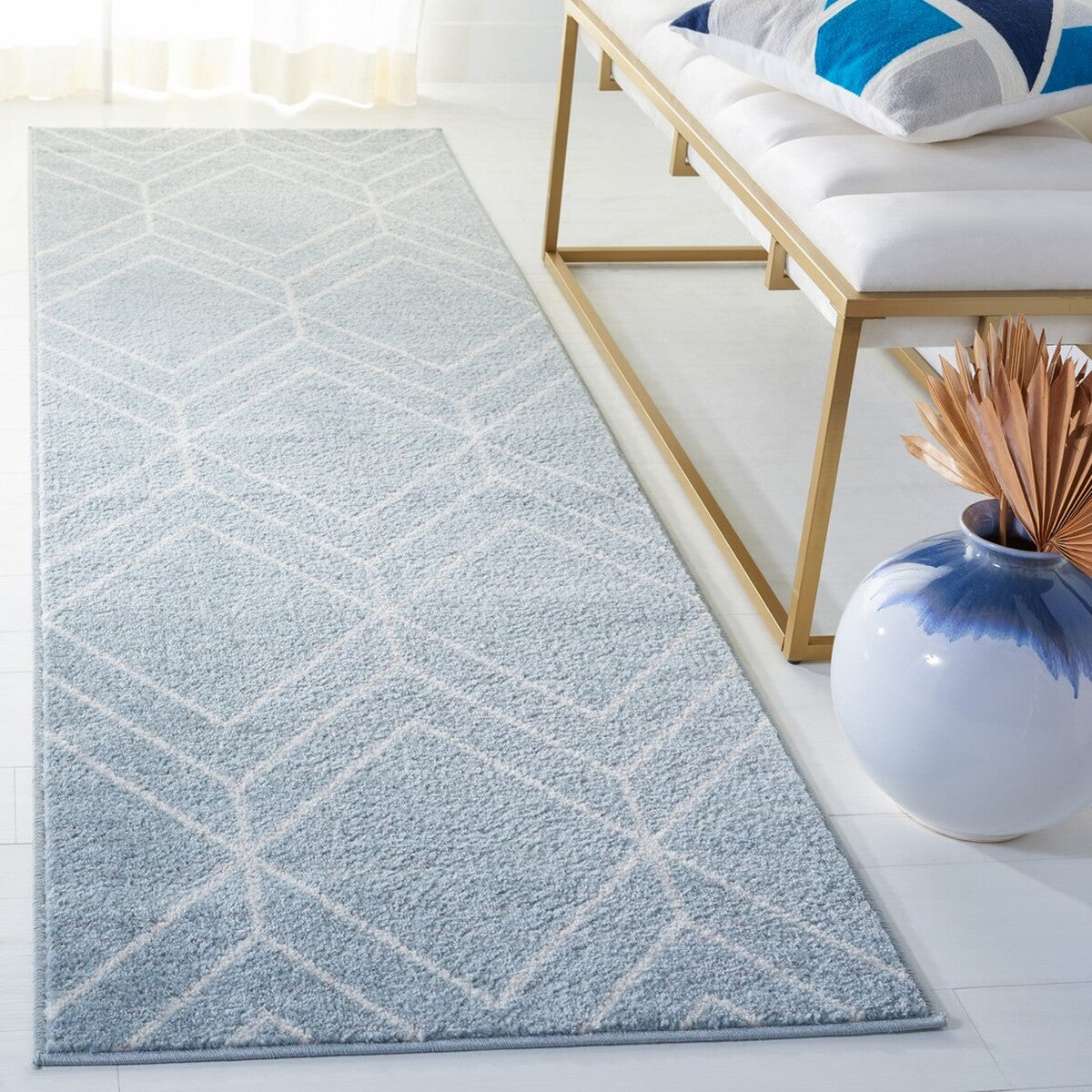 Stylish Adirondack Area Rug: Durable Blend of Polypropylene, Jute & Polyester