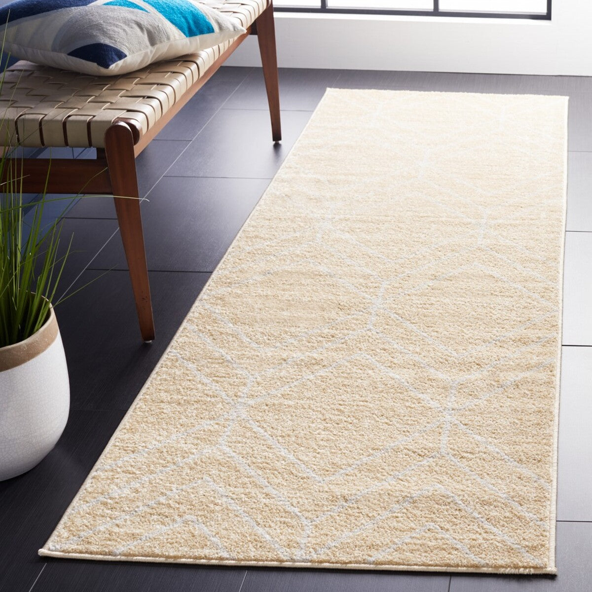 Stylish Adirondack Area Rug: Durable Blend of Polypropylene, Jute & Polyester