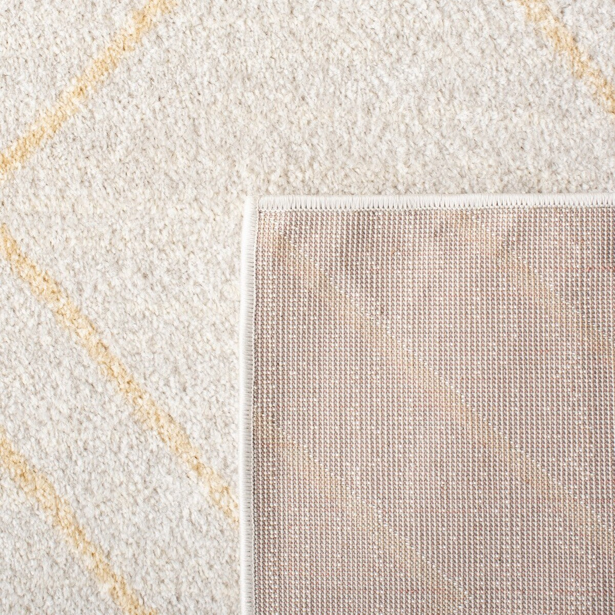 Stylish Adirondack Area Rug: Durable Blend of Polypropylene, Jute & Polyester